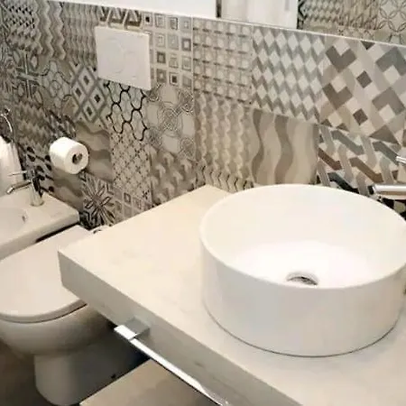 Pensión Debirooms *